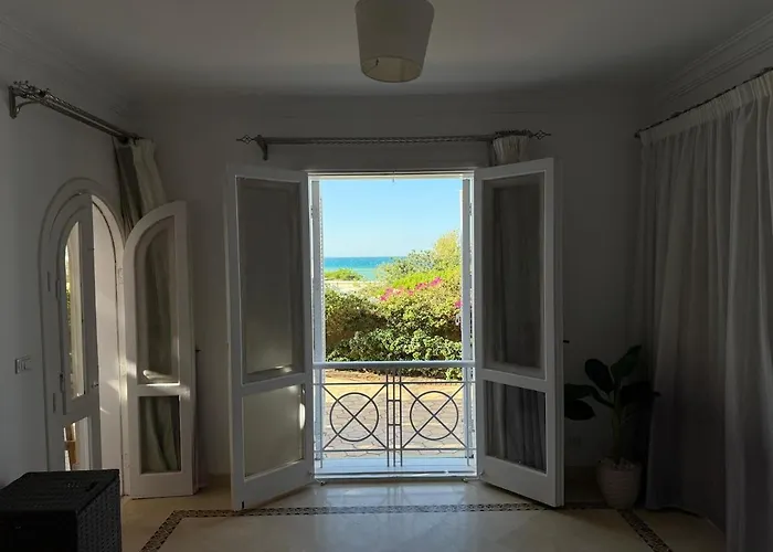 Apartment Hillside 4br Villa, El Gouna Getaway