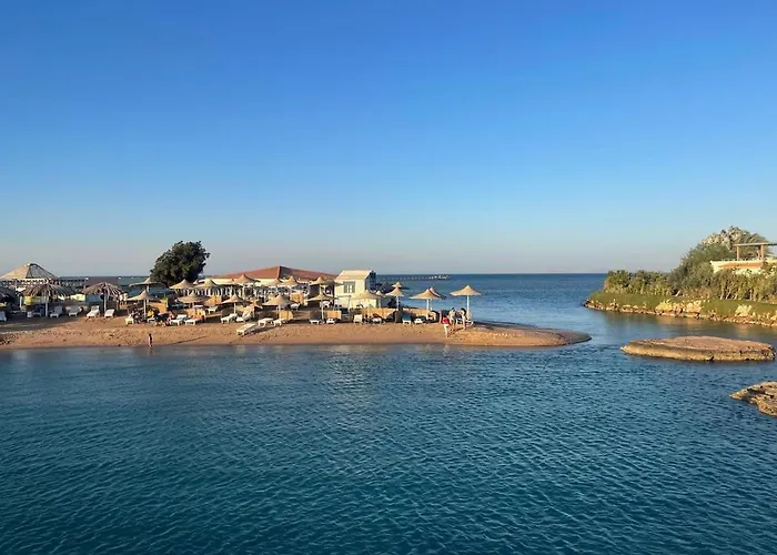 Hillside 4br Villa, El Gouna Getaway Apartment *