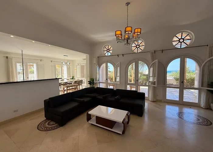 Hillside 4br Villa, El Gouna Getaway Apartment *